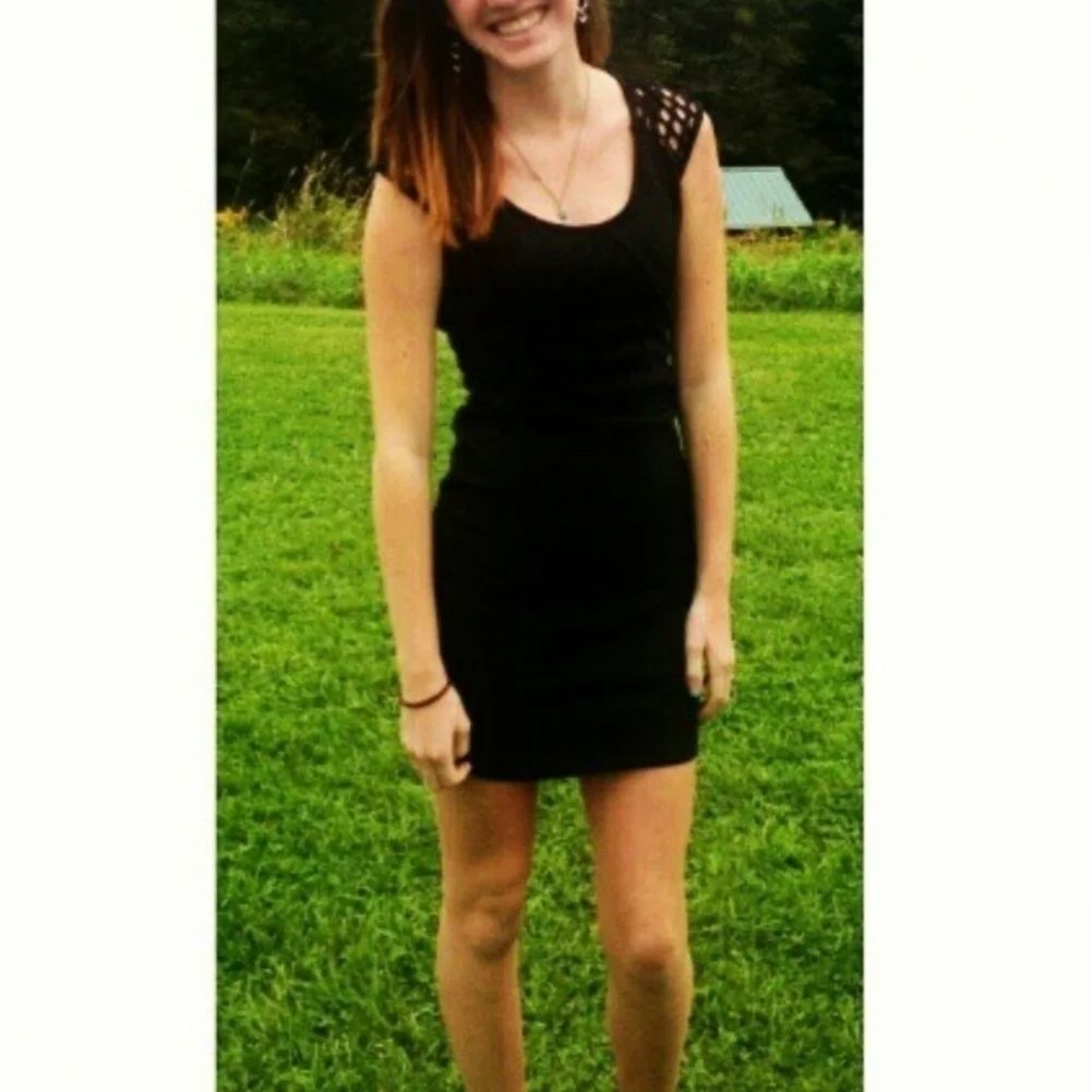 Charlotte Russe Bodycon Dress - Picture 5 of 5